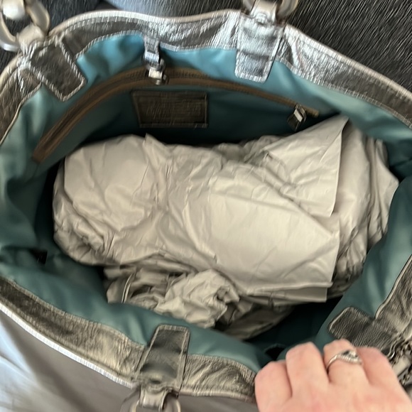 L683 Coach No A1169-17022 Audrey Editorial Jeweled Silver Linen Tote - Picture 4 of 4